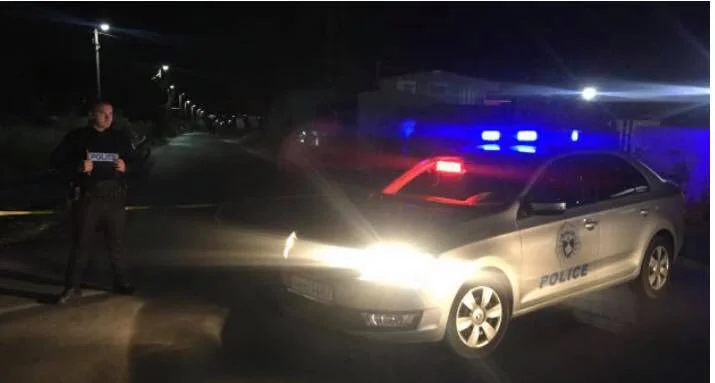 Plagoset një person në një lokal në Pejë, e gjuajtën disa herë me armë zjarri