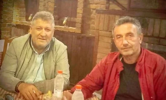 El hombre que se quemó en el coche hoy fue un soldado U n CK, Zafir Berisha: Te mereces salir así.