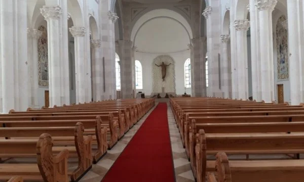 Verschiedene Weihnachtsferien werden heute in Pristina stattfinden