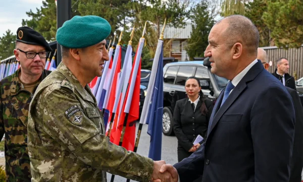 El presidente de Bulgaria se reúne con el comandante de la KFOR en Pristina
