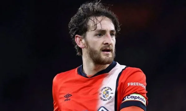 Er hatte Herzinfarkt auf dem Spielfeld, Luton enthüllt den Zustand von Captain Locker