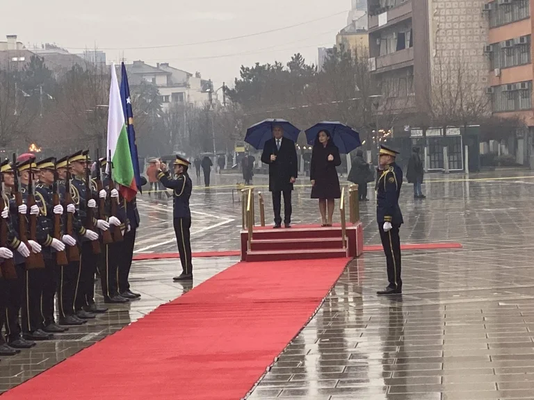 Osmani ospita la controparte bulgara Rumen Radev con cerimonia di stato