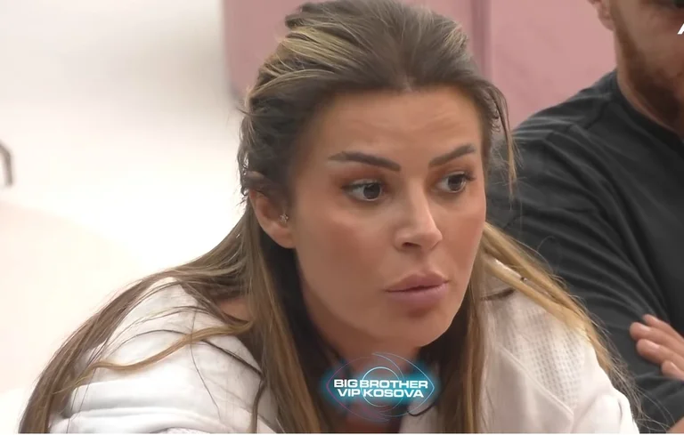Santiana: Me veo salvaje, pero probablemente soy la persona más suave de la casa.