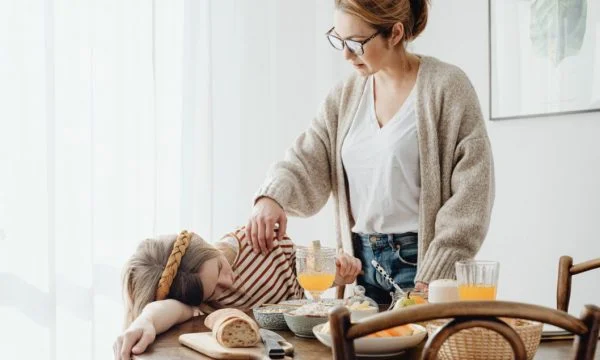 Wenn Sie am Morgen nicht hungrig sind, können Sie metabolische Störung haben