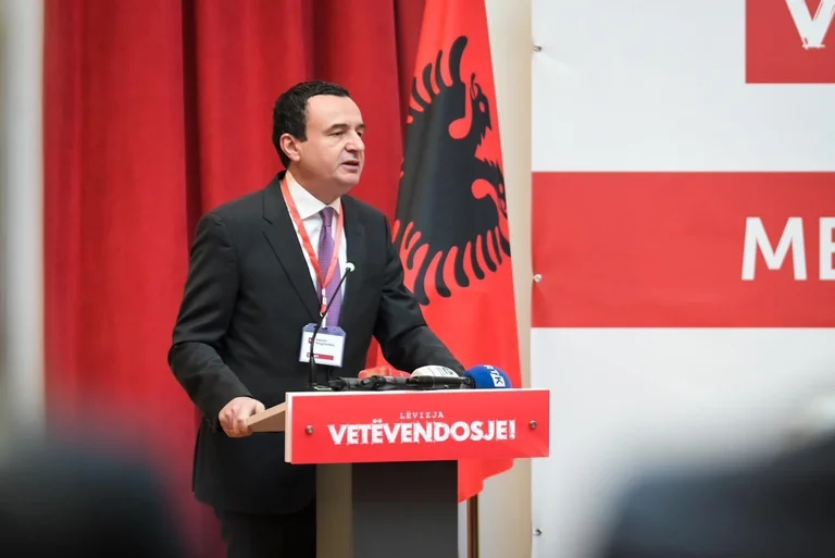 Kurt critica i media che pubblicano buone notizie e decisioni