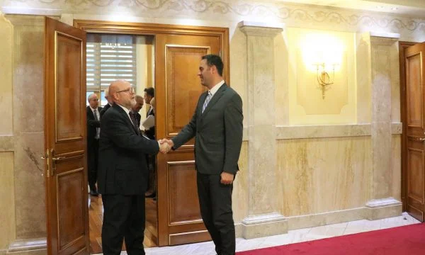 I ndryshon vazhdimisht deklaratat për Asociacionin – Konjufcës i shkojnë në zyrë ambasadorët e QUINT-it