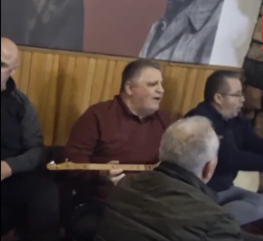 (VIDEO) Pas lirimit, Nasim Haradinaj ia thotë këngës në odën e tij në Gllogjan