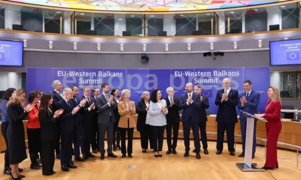 BE publikon deklaratën: Kosova e Serbia t’i zbatojnë marrëveshjet pa vonesa e parakushte