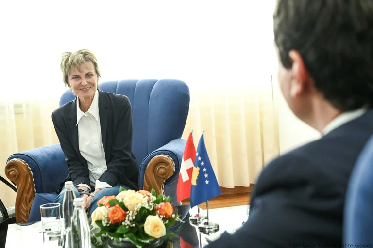 Ish-presidentja e Zvicrës: Kosova ka nevojë për njohje të reja, këtu qëndron problemi