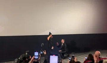 Donald propose à Bora pendant la première du film