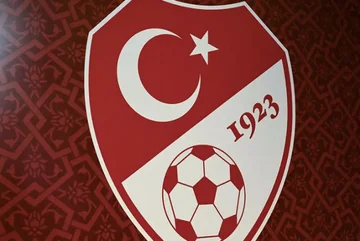 Gewalt im Feld: Türkische Föderation setzt alle Fußballspiele aus