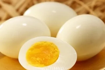 Cinque alimenti che devono essere mangiati lo stesso giorno in cui vengono cucinati o aperti