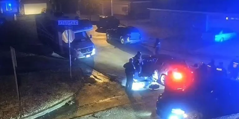Grabitje me armë në Tiranë, autorët gjuajnë drejtë policisë