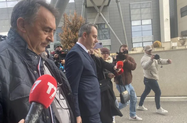 Plava si i dyshuari për vrasjen e Liridona Ademajt, mbrohet në heshtje