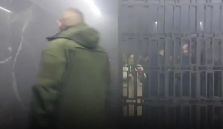 Unable to hold the Trendafilova conference, smoke penetrates the hall