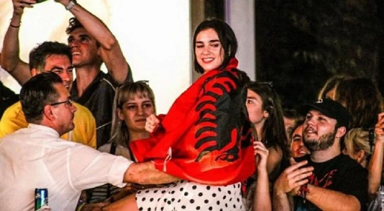 “A nation, a flag”, I want Lipa wishes independence with the red and black flag