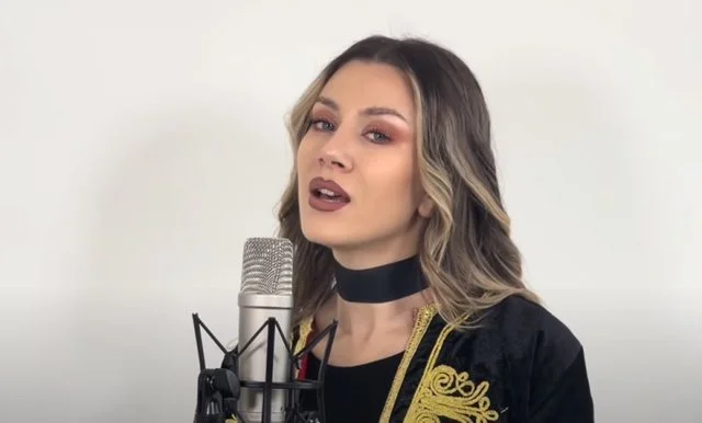 “ - Romanian singer shivers with these words in Albanian, sings from heart “