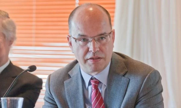 German analyst Spanish Prime Minister: So you know Kosovo, but Palestine partly run by Hamas?