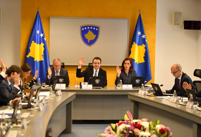 Kosovo castigado por la UE durante varios meses, por el Gobierno declaró que no saben cuándo se levantarán las sanciones de la UE