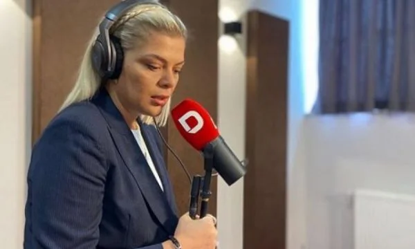 For four years, he harassed journalist Edita Dolly, an indictment against the suspects