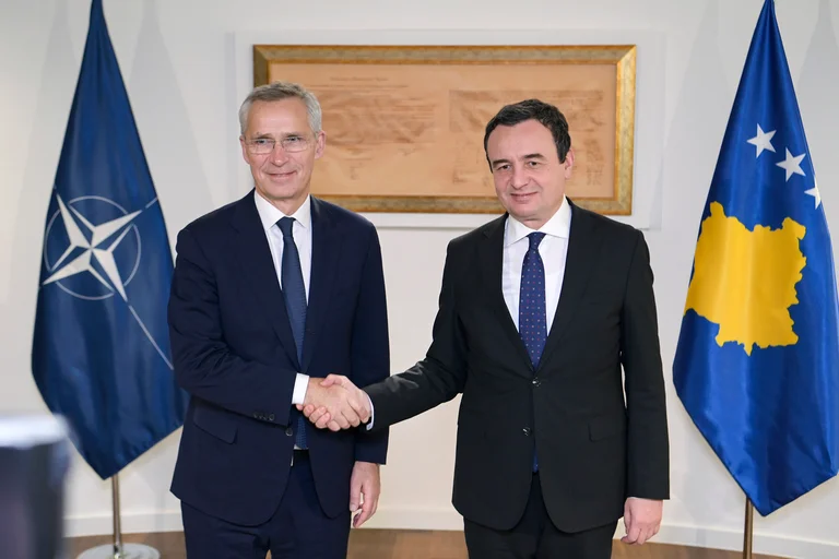 “Log in conclusione Cosa ha chiesto oggi Kurti Stoltenberg alla riunione?