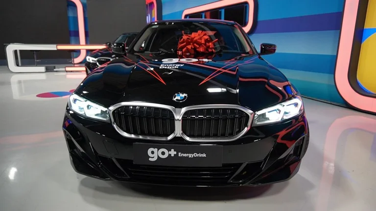 Arlinda Plana aus Pristina gewinnt BMW Seria 3s zweites Auto in E'S CO+RENT