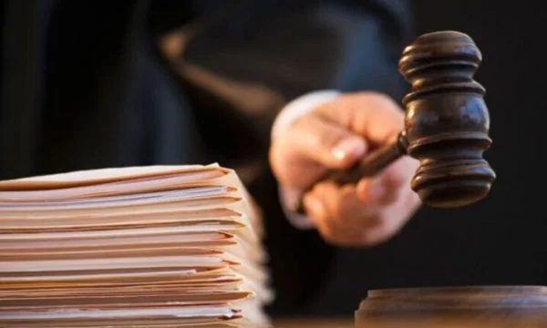 Handelsgericht “in Schwierigkeiten” mit Wettbewerb für serbische Richter