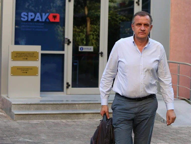 Albanien: Ehemaliger Gesundheitsminister Ilir Beqaj befragt