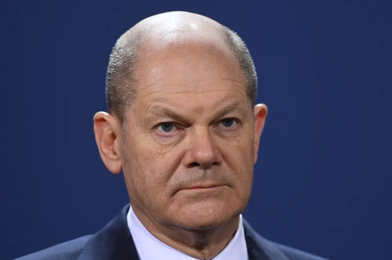 Scholz: Inaceptable para los hombres para comprar mujeres