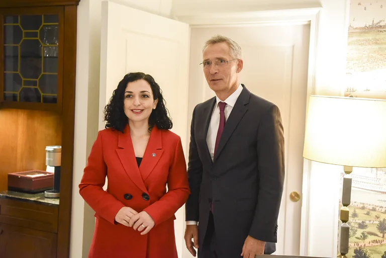 Präsident Osmani verlässt Brüssel, trifft Stoltenberg morgen