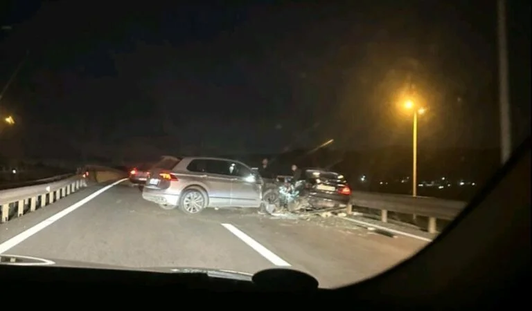Un accident de la route judiciaire de Pristina, Peja, aurait été blessé