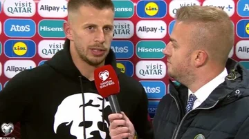 Ramadan erscheint mit dem Bild von Adem Jashar auf T-Shirt, fühlte sich nie wie dies nach dem Spiel