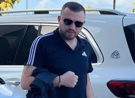 Kush është kosovari që do ta marrë tregun e xhamit në Shqipëri