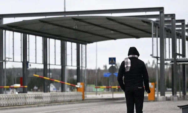 Finlanda do të mbyllë katër pika kufitare me Rusinë për të ndaluar azilkërkuesit