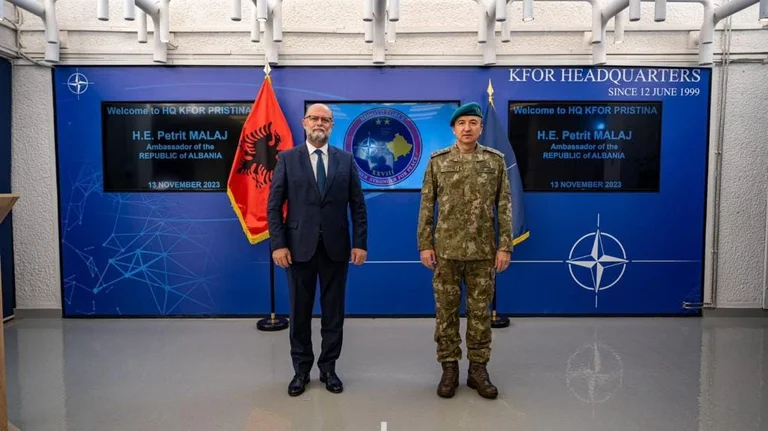 Ambasadori Malaj: Shqipëra do të rris prezencën ushtarake në KFOR