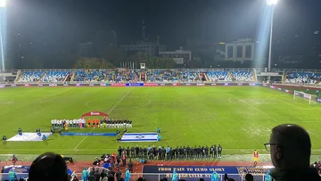 Kosovo-Fans schießen im Kosovo-Israel-Spiel, UEFA öffnet Verfahren