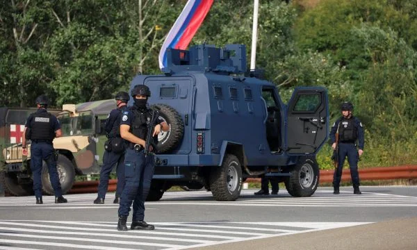 Ish-kryeinspektori i AKI-së paralajmëron gjuajtje të sërishme në drejtim të policisë në veri