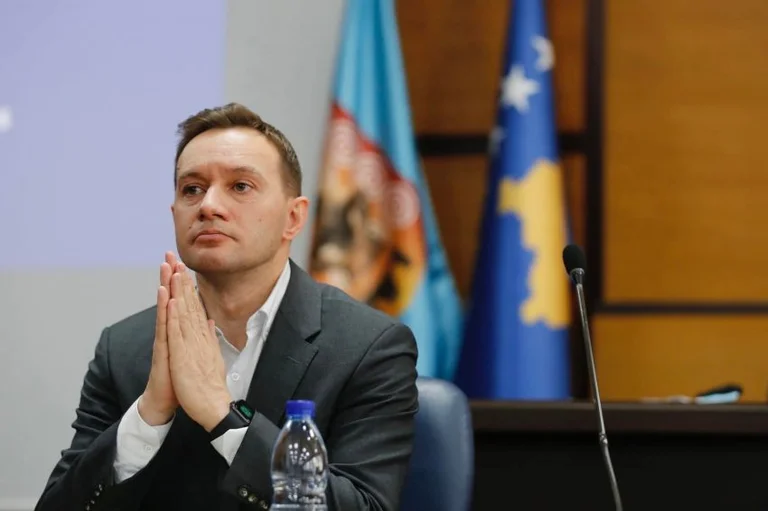 Zogaj: Qeveria nuk po ndanë asnjë cent shtesë për Prishtinë