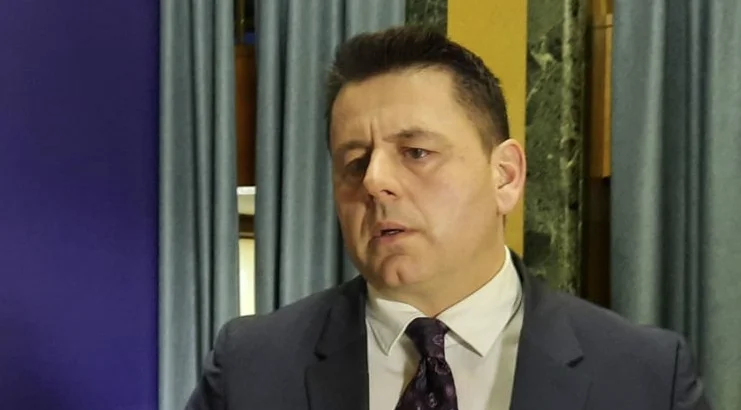 Berisha për draftin e Asociacionit: Nga dy faqe, u bë një libër me privilegje shtesë për serbët
