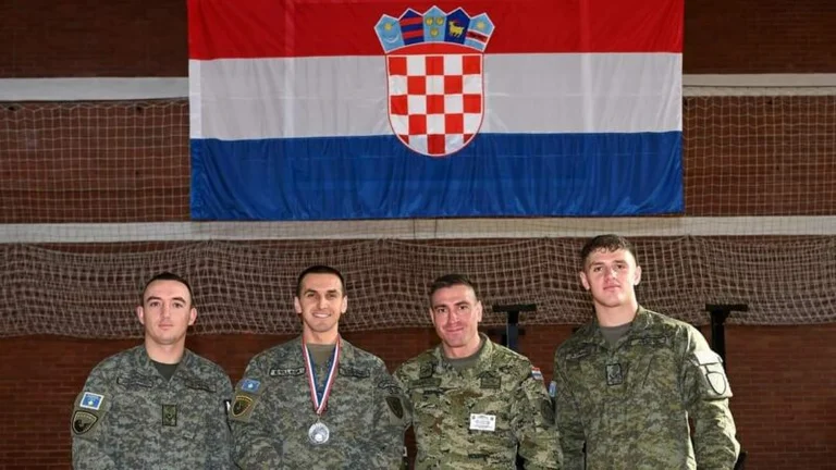 Oficeri i FSK’së shpërblehet me medaljen e argjendtë në një garë në Kroaci
