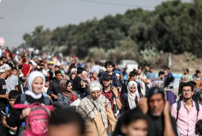 80 mijë njerëz përdorën korridorin e evakuimit për të ikur nga Gaza vetëm sot