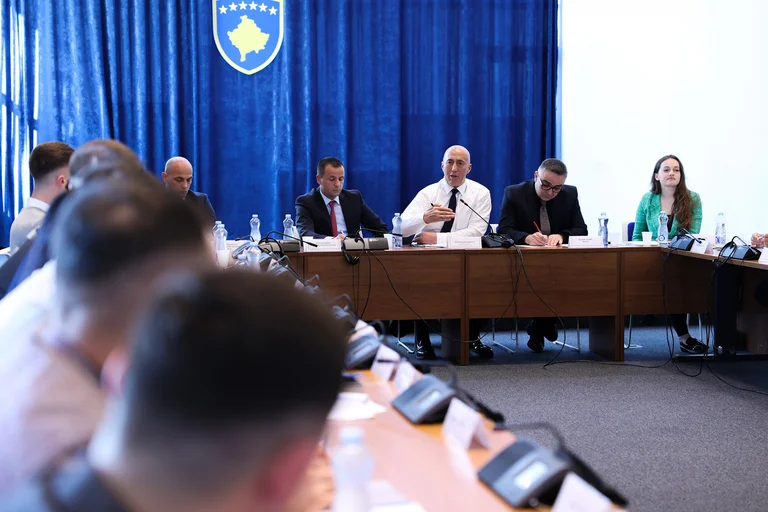 ​Liberalizimi i vizave, Haradinaj: Për t’i ndalur të rinjtë duhet të ju japim punë e pare
