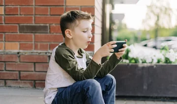 Quando acquistare il vostro bambino primo telefono