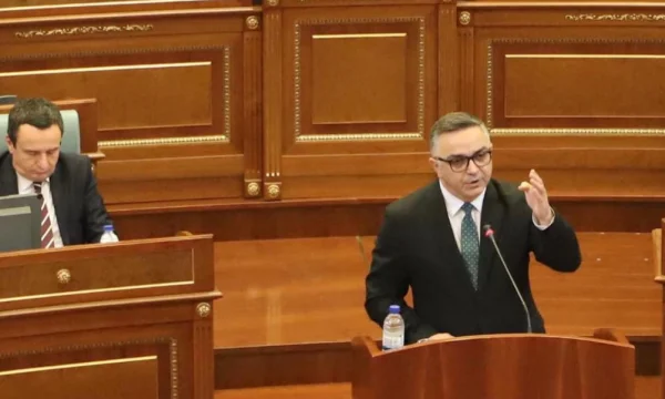 Tahiri: Kurti dje iku në mënyrë spektakolare nga përgjegjësia dhe dështimi në dialog