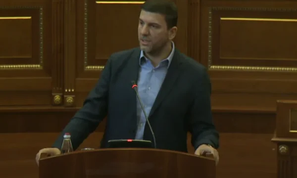 Krasniqi i reagon Kurtit për deklaratat rreth marrëveshjes me NATO-n për shkuarjen e FSK-së në veri