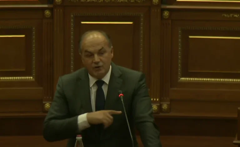 Hoxhaj: Nëse Zajednica e Kurtit çohet në Gjykatë, a çohen ata që kanë vdekë për Zajednicën