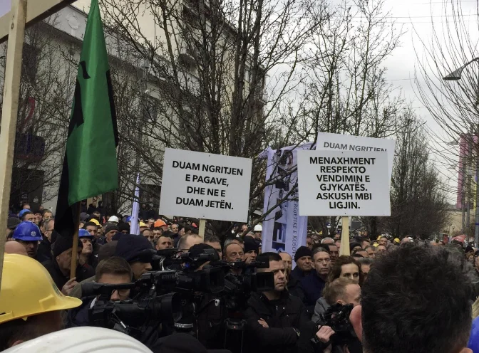 Edhe sindikata e re e KEK-ut paralajmëron protestë masive