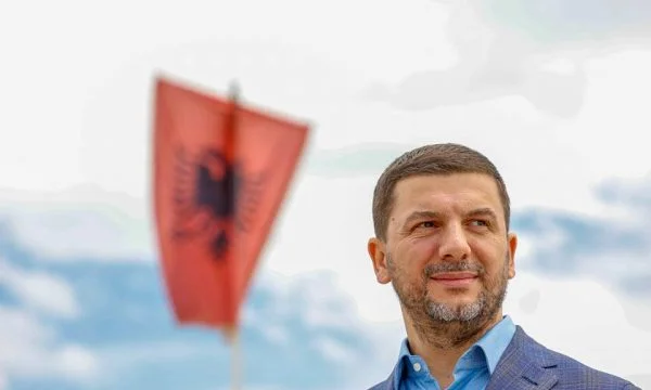 Krasniqi: E papritur për shumicën e qytetarëve të Kosovës me pa Albin Kurtin duke e mbrojtur Asociacionin