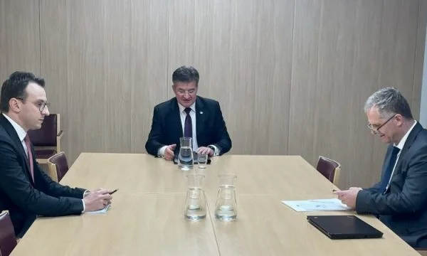 BE planifikon së shpejti një takim Bislimi-Petkoviq
