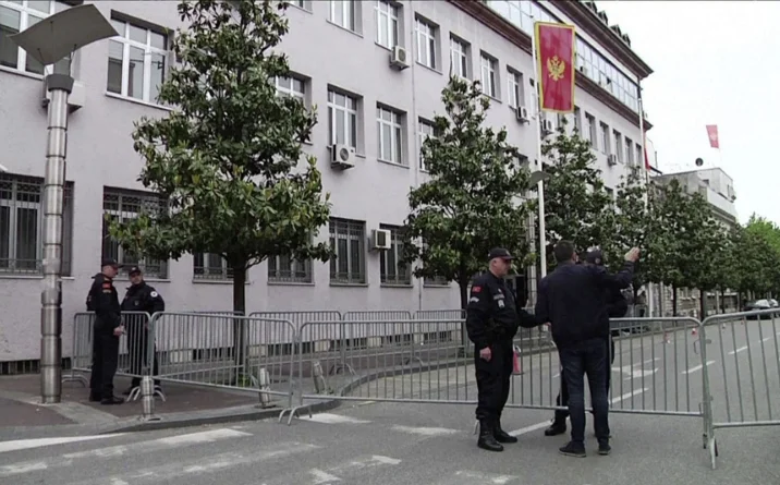 Mali i Zi liron dy të dyshuar për krime lufte në Kosovë